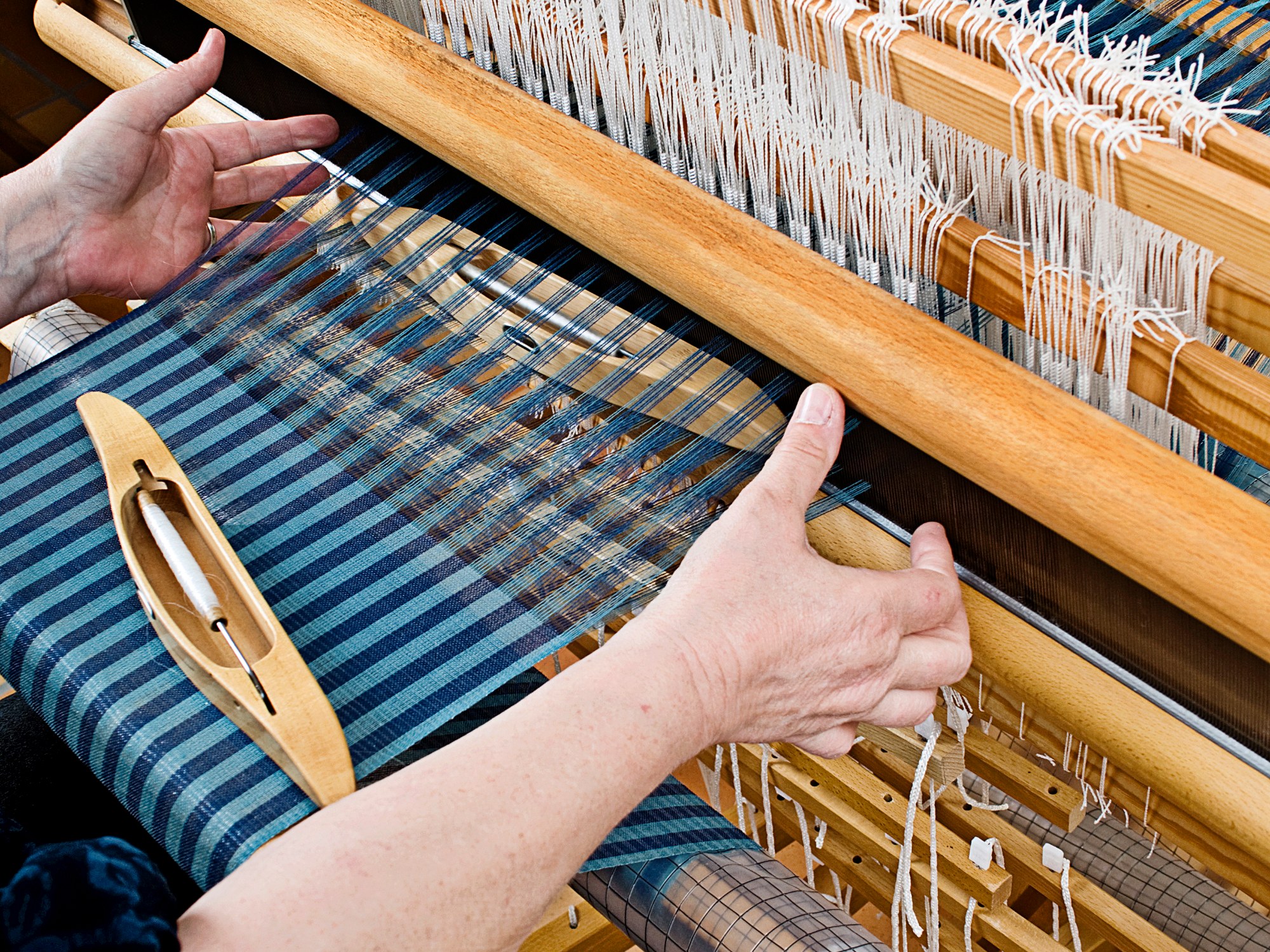 Loom with Texsolv heddles