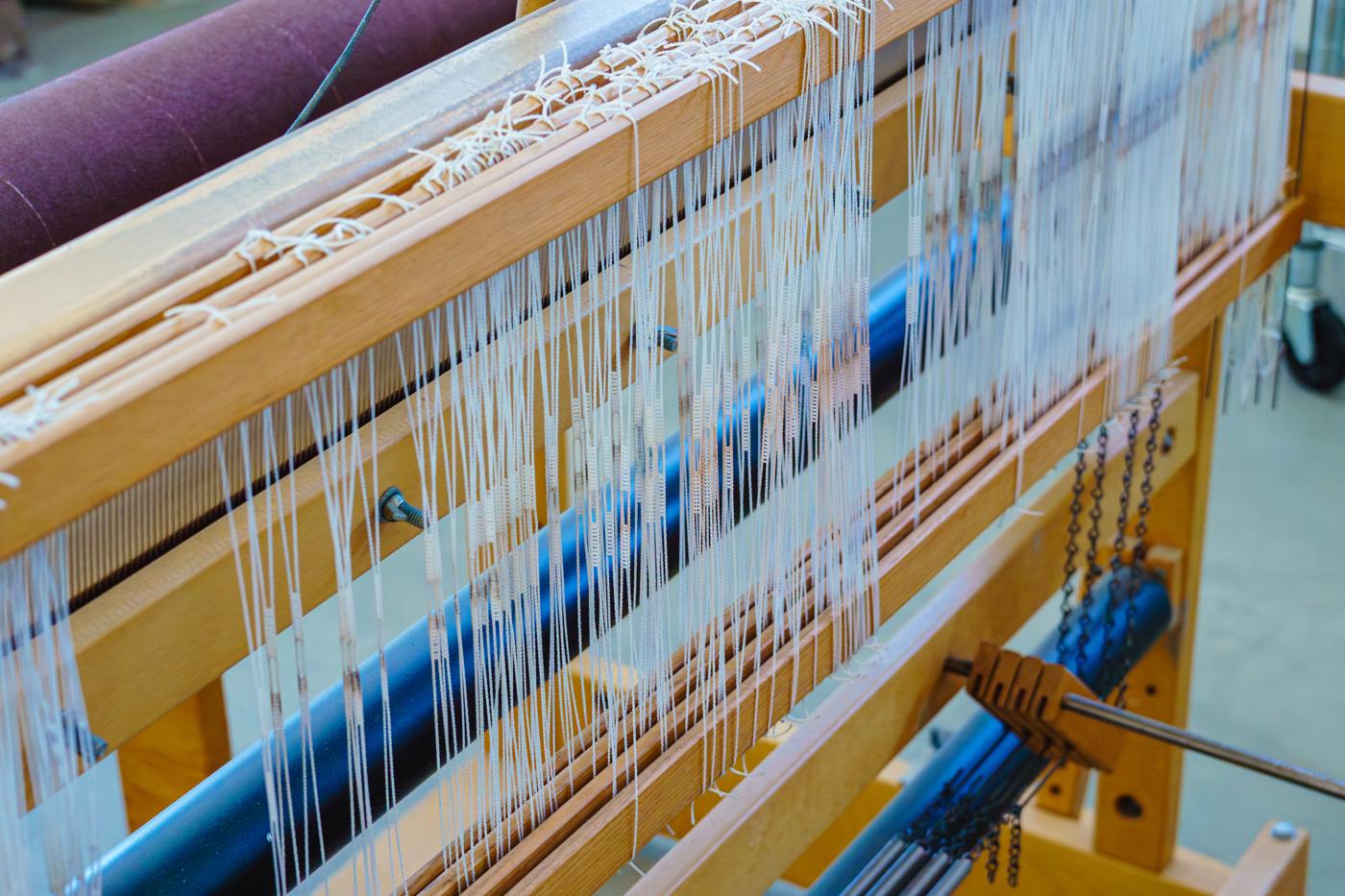 Loom with Texsolv heddles
